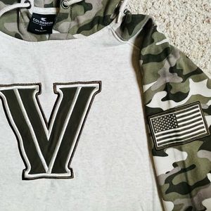 ⭐️SOLD⭐️ ON ANOTHER SITE - Men’s Villanova Military Hoodie Large - stitched logo